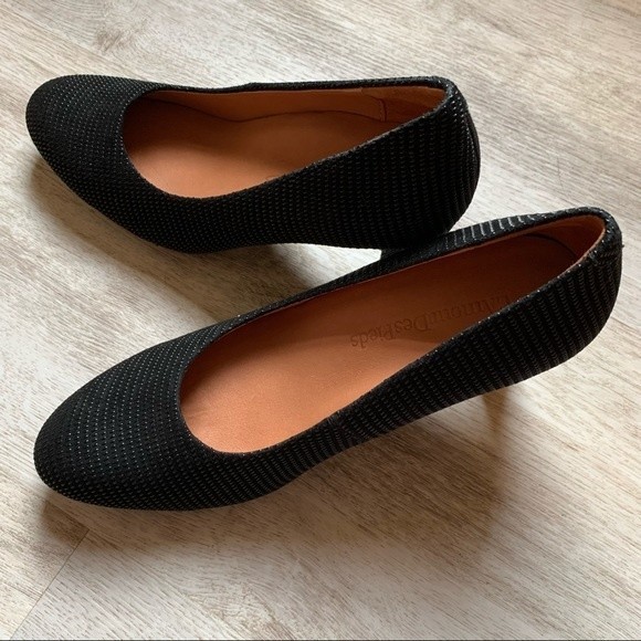 L’Amour Des Pieds Jakoby Black Raindrop Suede Heel - Picture 2 of 6